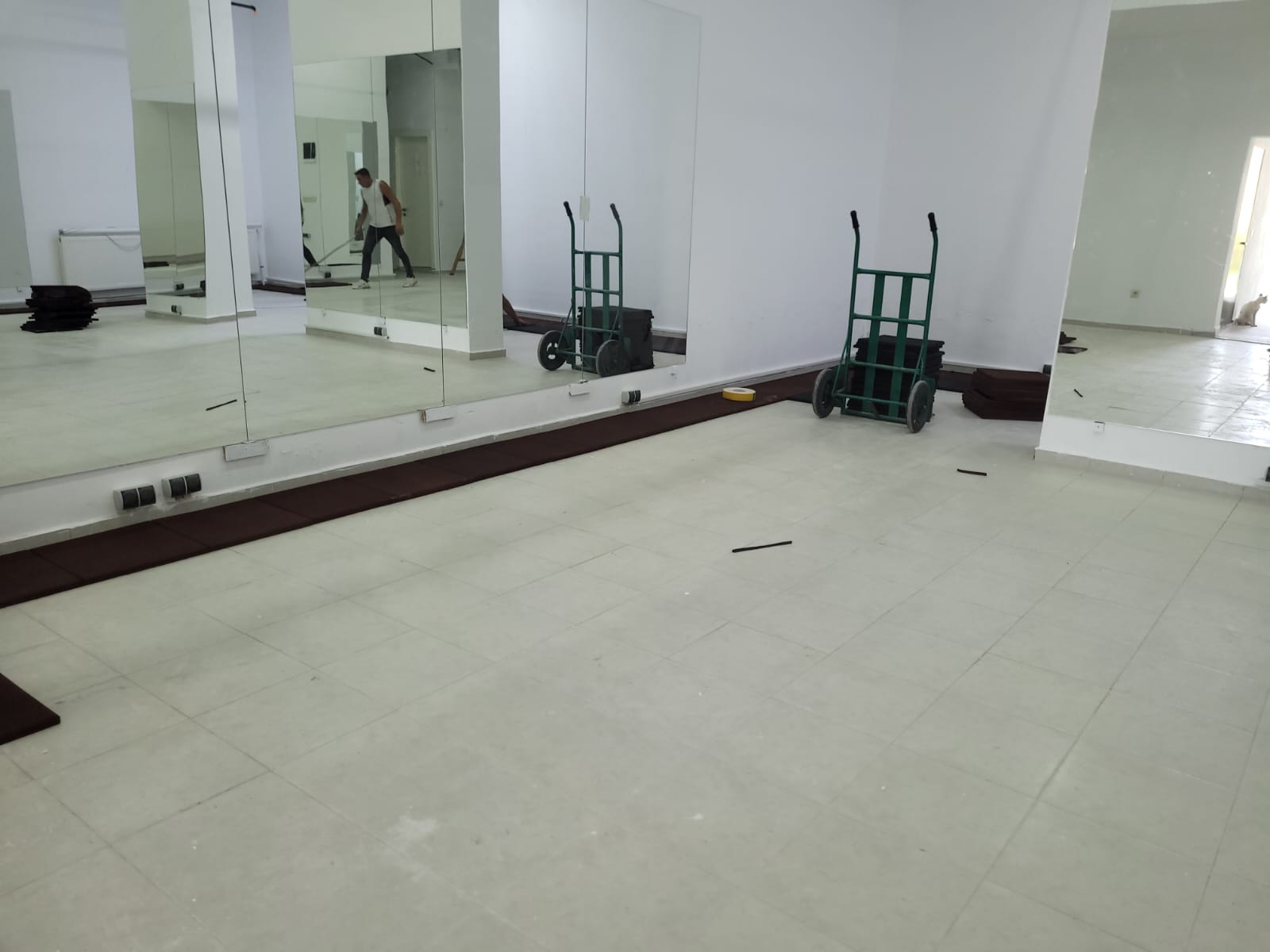 dasif-vista-sitesi-spor-salonu-siyah-karo-kauçuk-kaplama-6