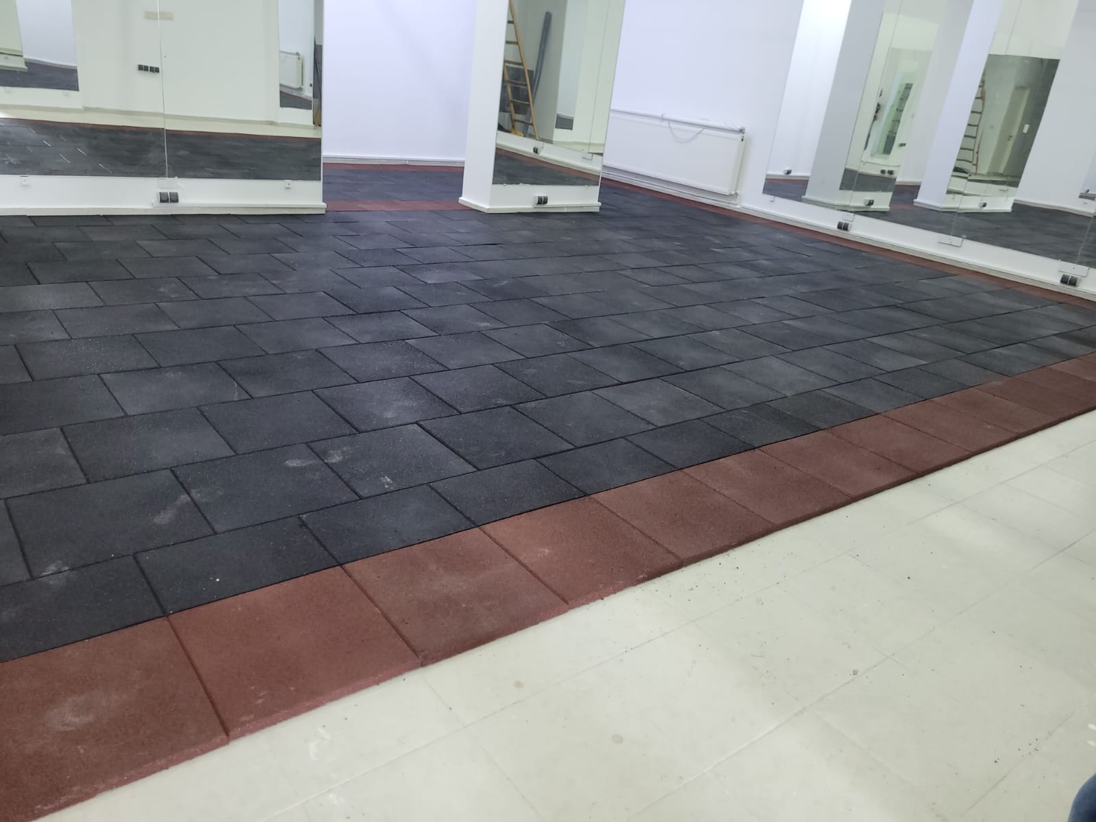 dasif-vista-sitesi-spor-salonu-siyah-karo-kauçuk-kaplama-7